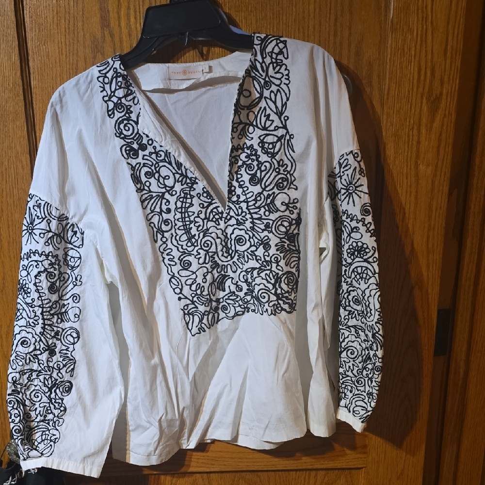 Tory Burch White and Black Floral Embroidered Blouse. Guc  Needs Wash